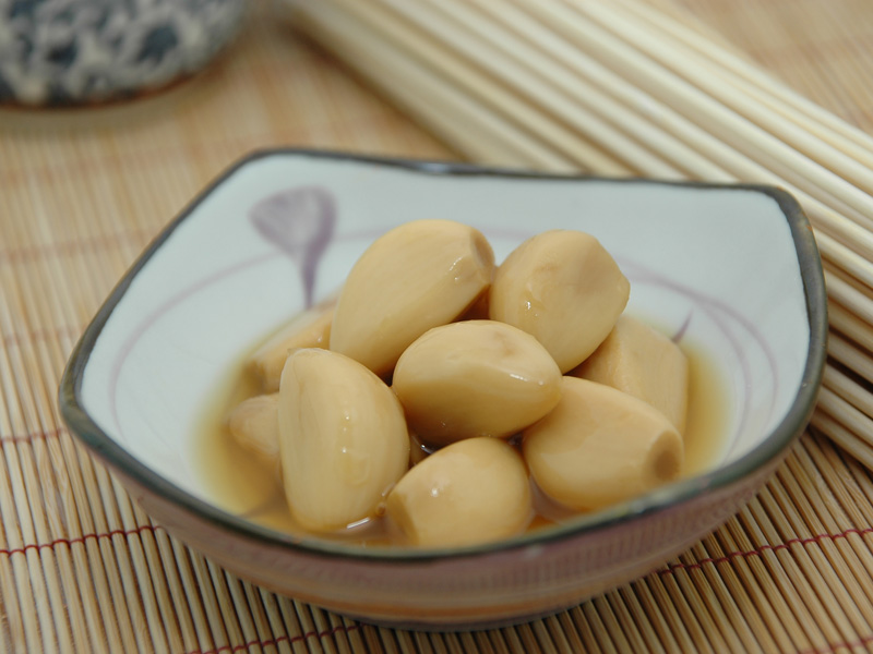 PICKLED GARLIC IN SOY SAUCE